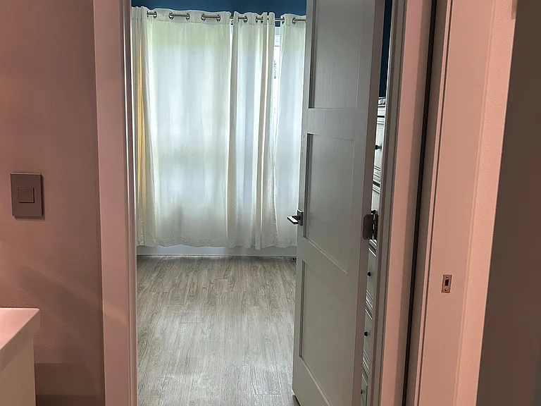306 Regina Ave S #1 — Photo 14