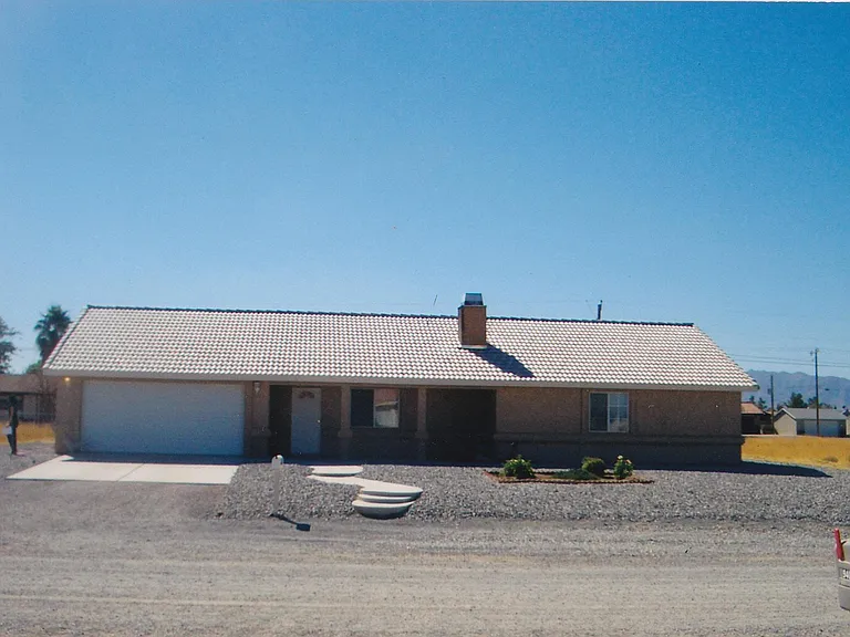 941 Lone Pine Rd — Photo 1
