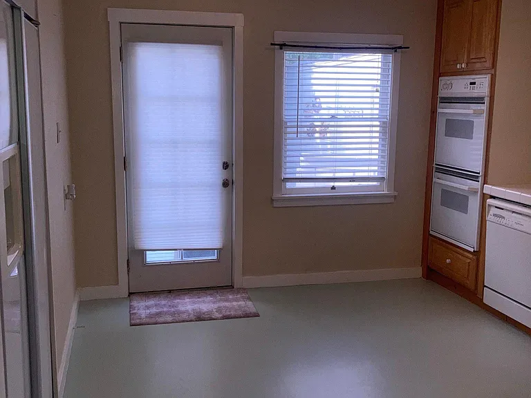 326 Hillcrest Dr — Photo 8