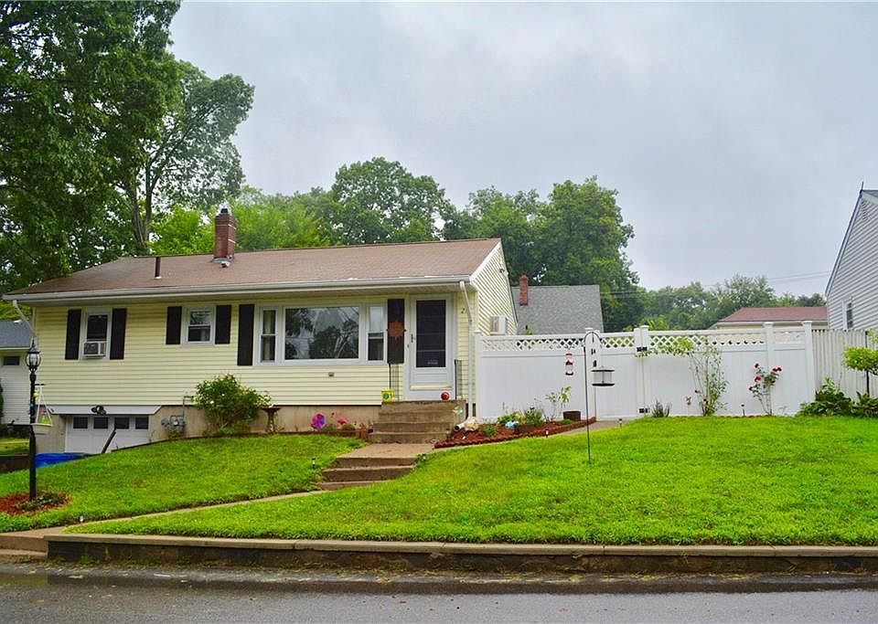 1st image of 26 Fairwood Dr