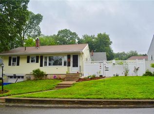 26 Fairwood Dr, Cranston, RI 02920