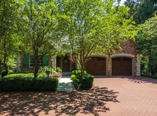 15 Sunset Rd, Bloomington, IL 61701