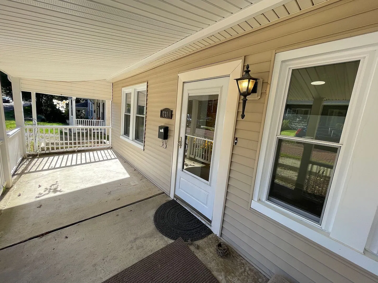 Charming, freshly renovated home with modern updates and extra living space! — Photo 2