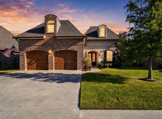 1104 Huval St, Broussard, LA 70518