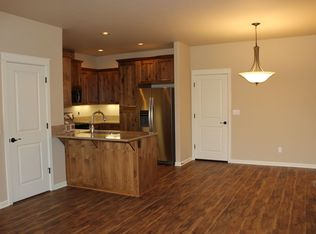 3195 SW 28th St, Redmond, OR 97756