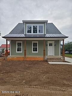 1st image of 305 Meridian Avenue
