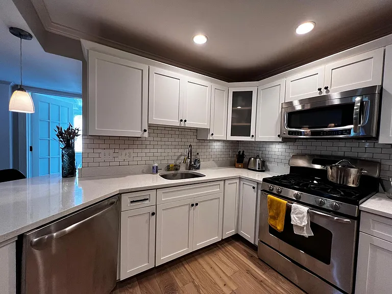 10 Symmes St #1 — Photo 7