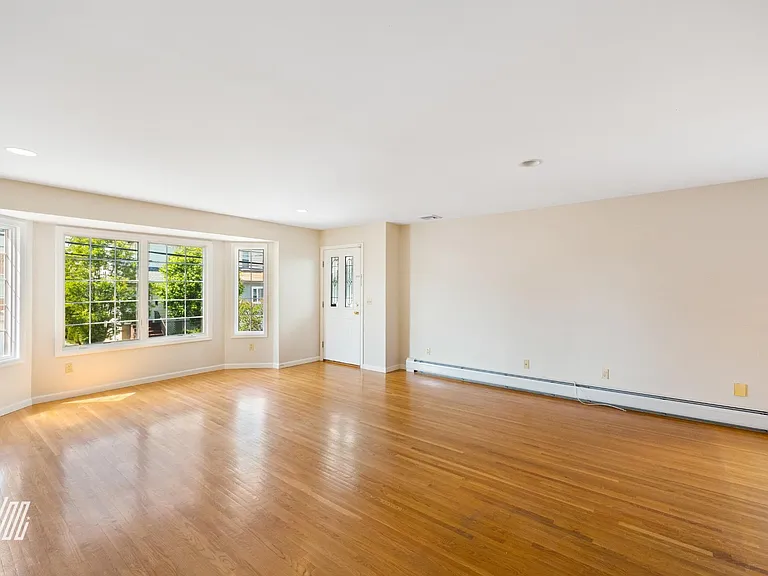 136 Fulton Ave #A — Photo 3