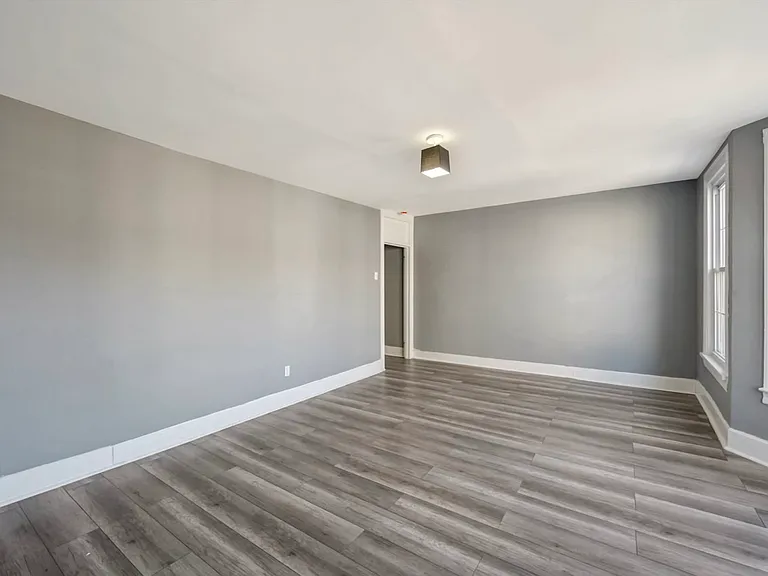 128 E Broad St #C — Photo 1