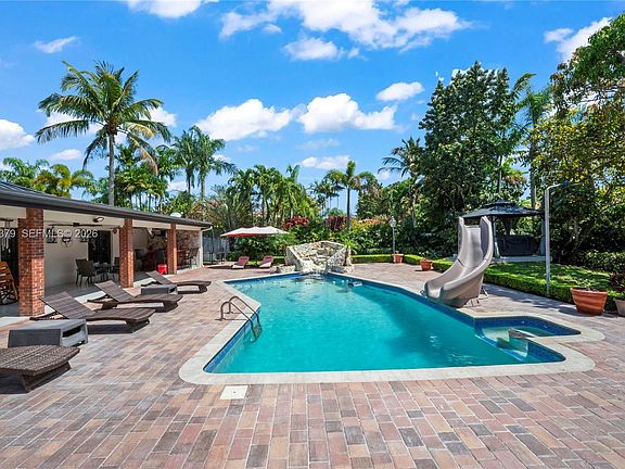5th image of 10320 SW 139th St