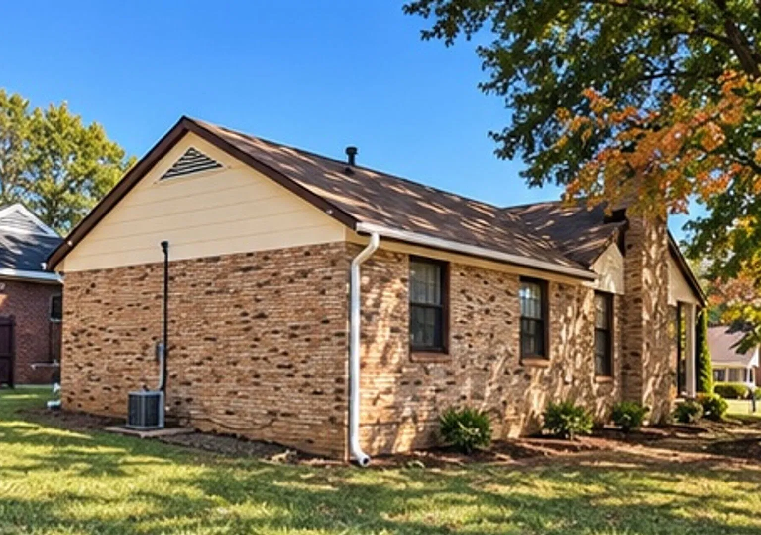 Charming ranch home — Photo 2