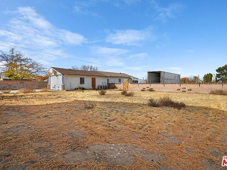 4631 W Avenue M8 — Photo 42