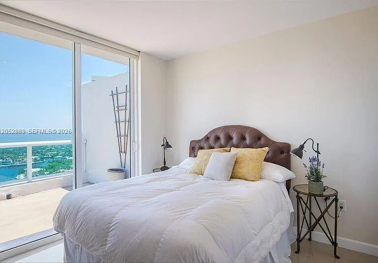 19400 Turnberry Way #Penthouse 221 — Photo 12