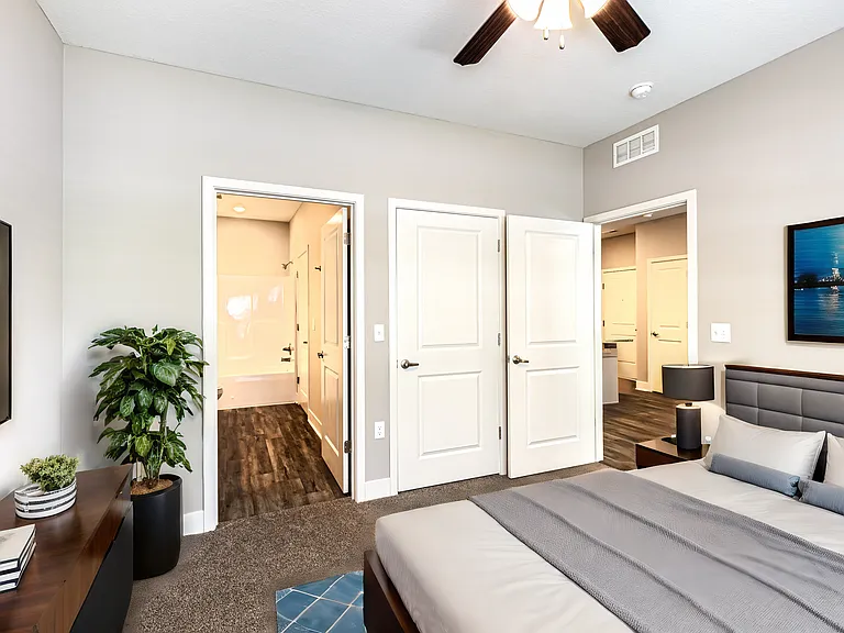 Brighton Crossing Apartments — Photo 37