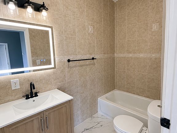 5th image of 36 Valley St Floor 2