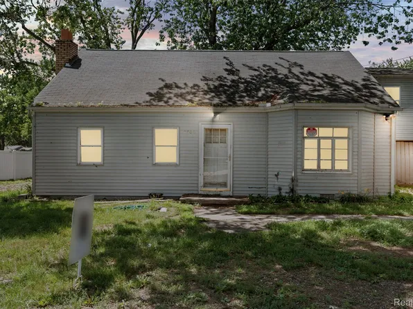 7700 Beachway Dr, Monroe, MI 48161