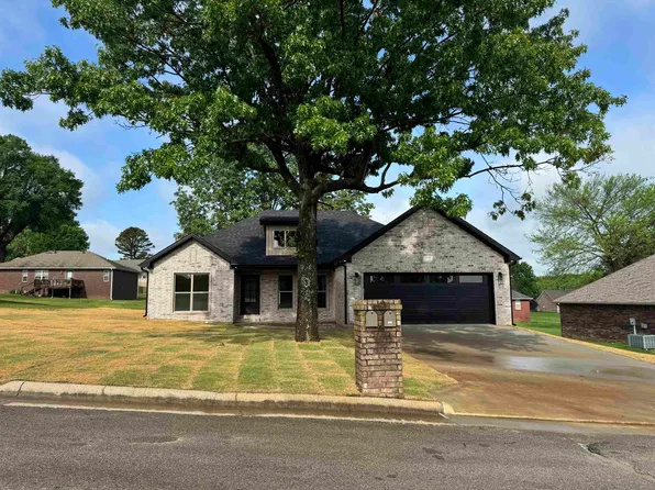 2106 N 8 1/2 St, Paragould, AR 72450