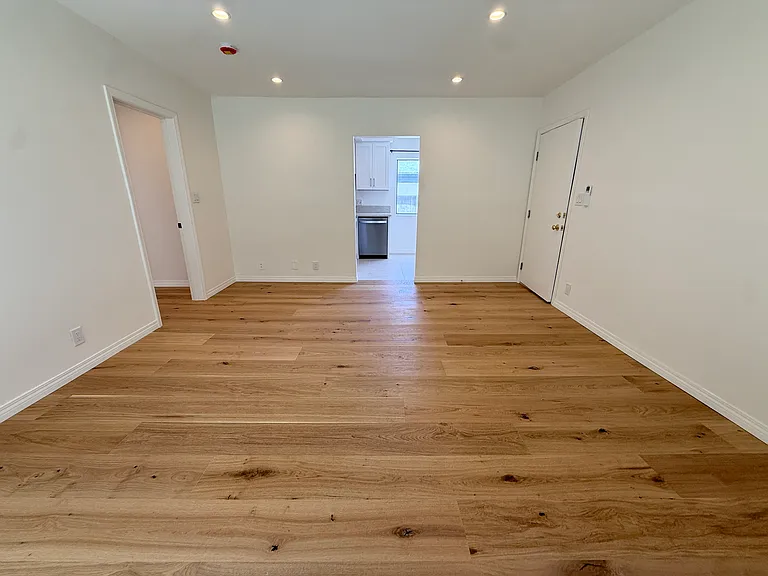 515 Pier Ave #3 — Photo 2
