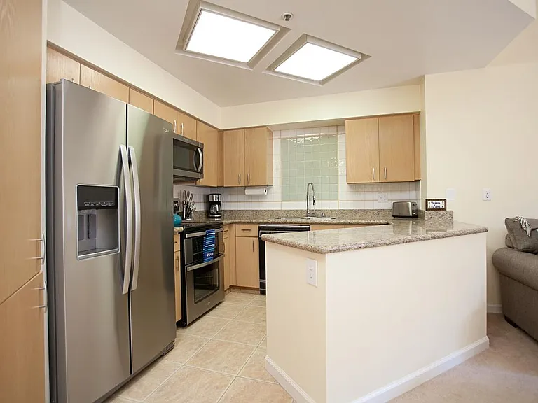 655 Columbia St #411 — Photo 4