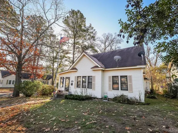631 E 6th St, El Dorado, AR 71730