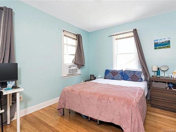 3rd image of 1 Lincoln Ave #1