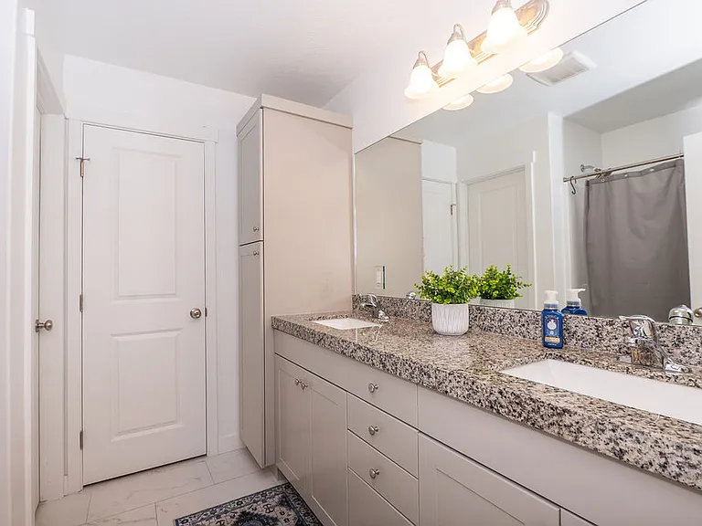 596 Plum Creek Ln — Photo 16