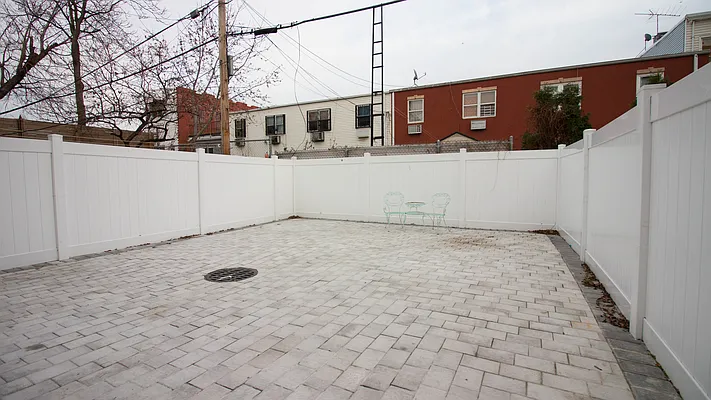 Rented by Nooklyn NYC LLC | media 17