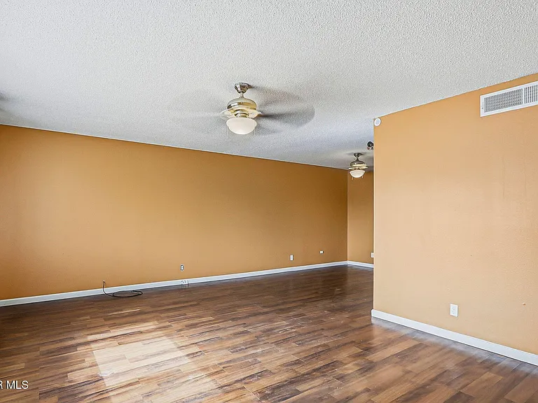 3020 Wedgewood Dr — Photo 5