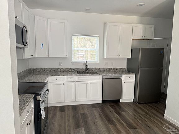 3rd image of 654 Nix Rd