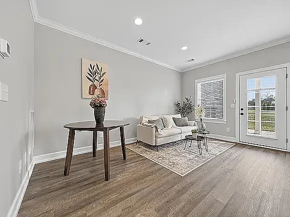 112 Mapleview Dr — Photo 6