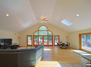 820 Westwood Ave, River Vale, NJ 07675