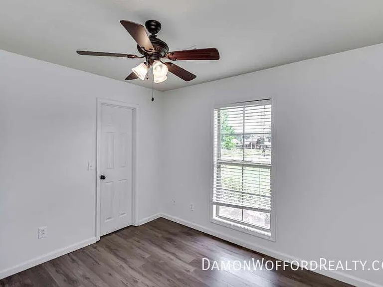107 Emry Cv — Photo 36