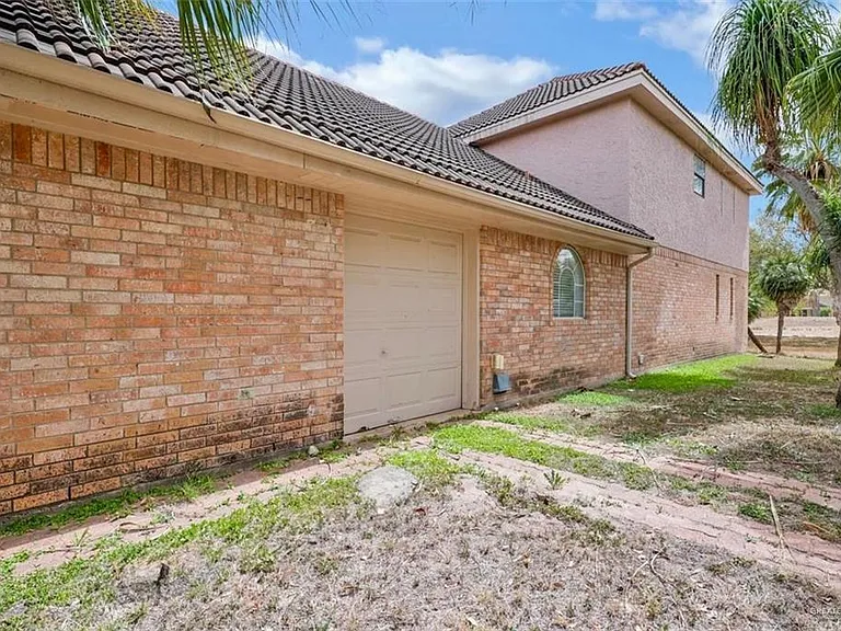 817 Cimarron Dr — Photo 16