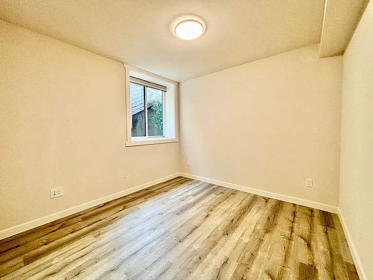 6525B 4th Ave NE — Photo 5