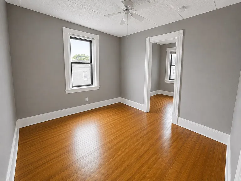 10-12 Vernon St #301 — Photo 4