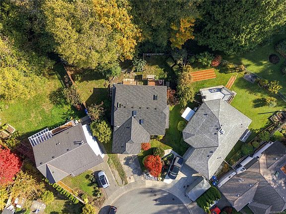 2nd image of 832 Parkside Way