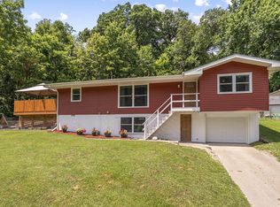 609 Hagerman Dr, Muscatine, IA 52761
