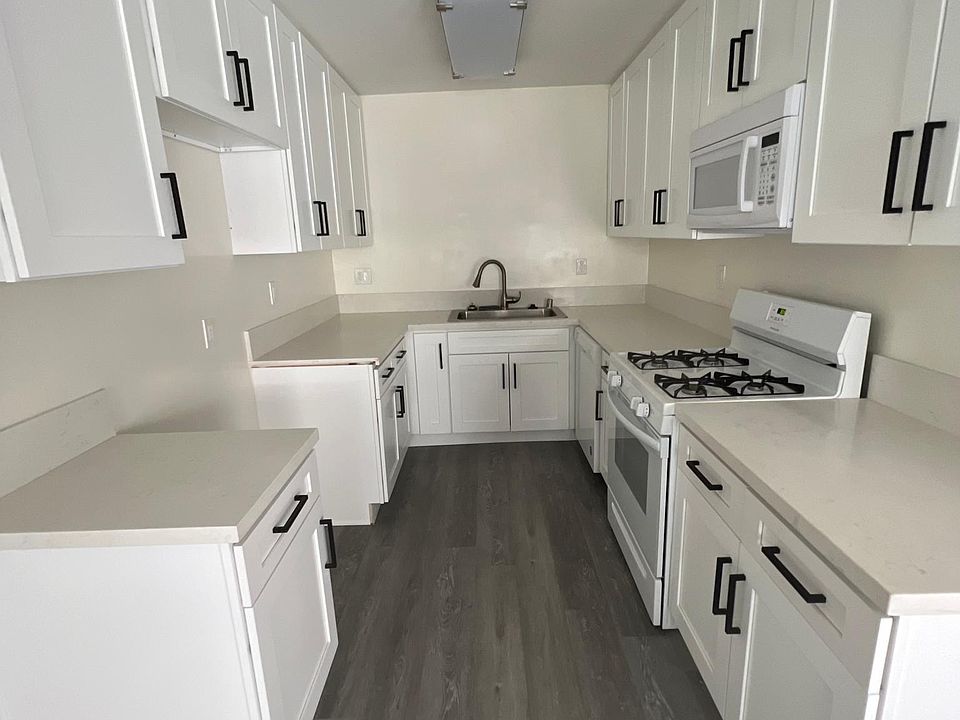 1st image of 18552 Clark St APT 9