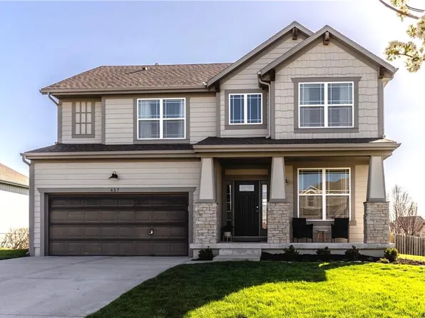 657 S Canyon Dr, Olathe, KS 66061