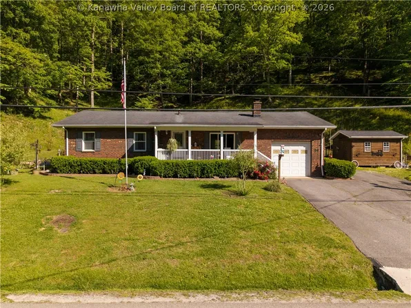 17413 Daniel Boone Pkwy, Peytona, WV 25154