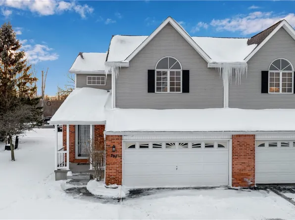 701 Forest Edge Dr, East Amherst, NY 14051