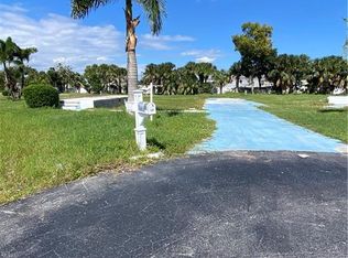 17 Cottonwood Dr, Fort Myers, FL 33908