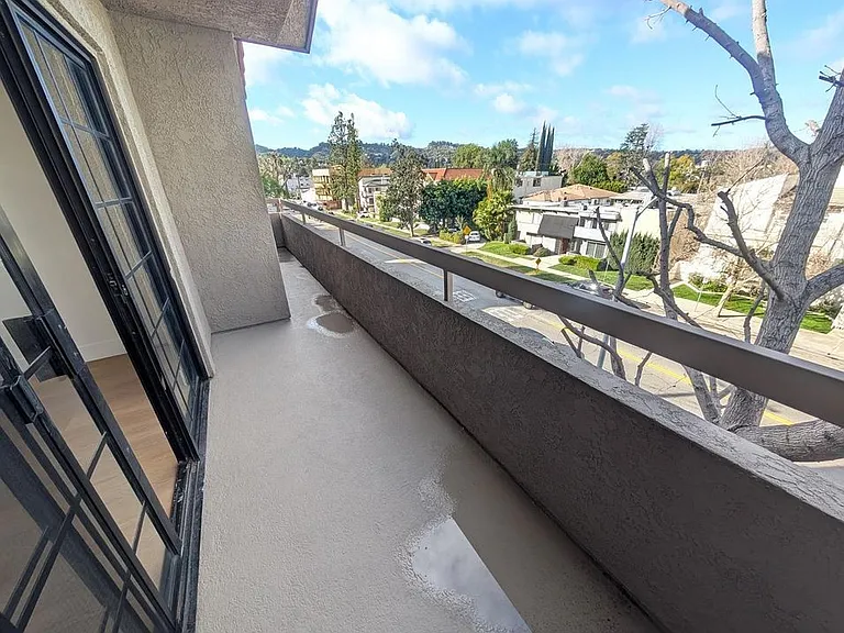 4454 Coldwater Canyon Ave #301 — Photo 16