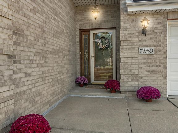 2nd image of 10750 Maine Dr