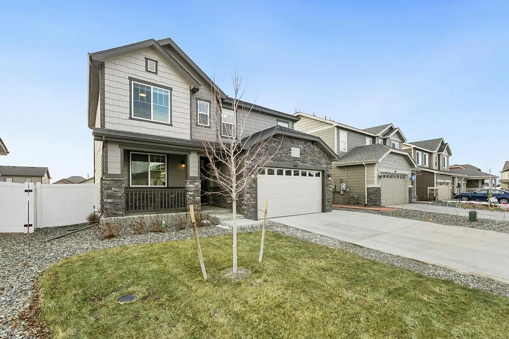 1867 Paley Dr — Photo 1