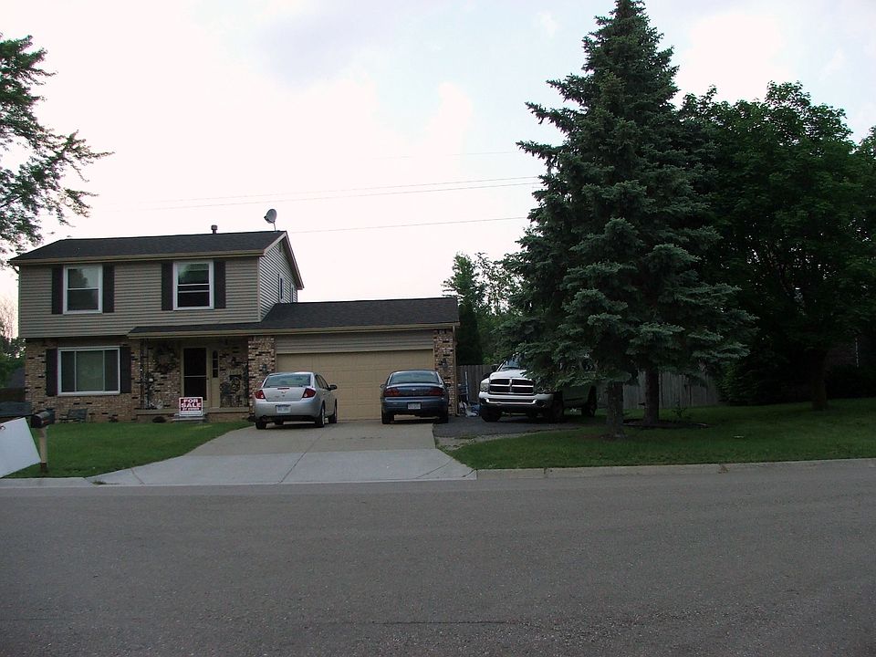 2 car garage + side parking