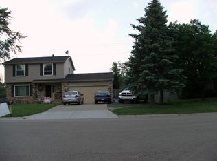 1055 Risecliff Dr, Grand Blanc, MI 48439