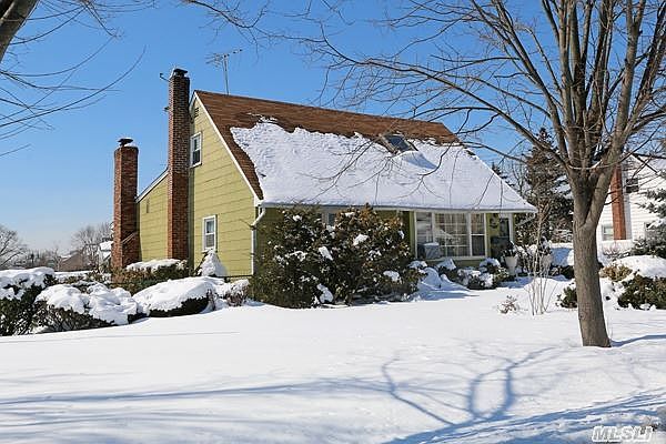 1st image of 345 Ellison Ave