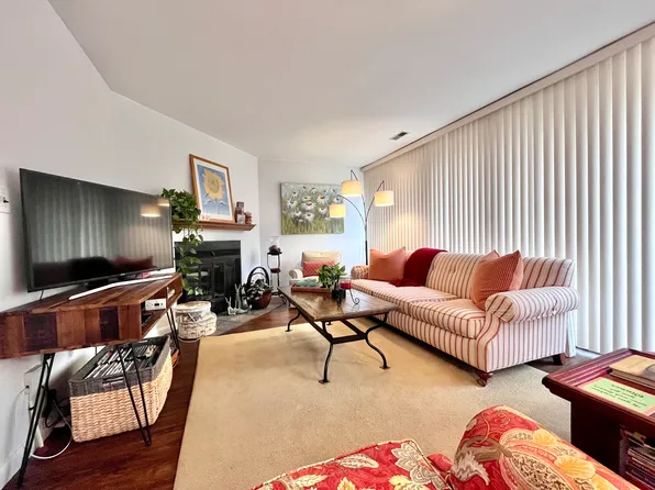 150 Bedford Rd APT E1, Chappaqua, NY 10514