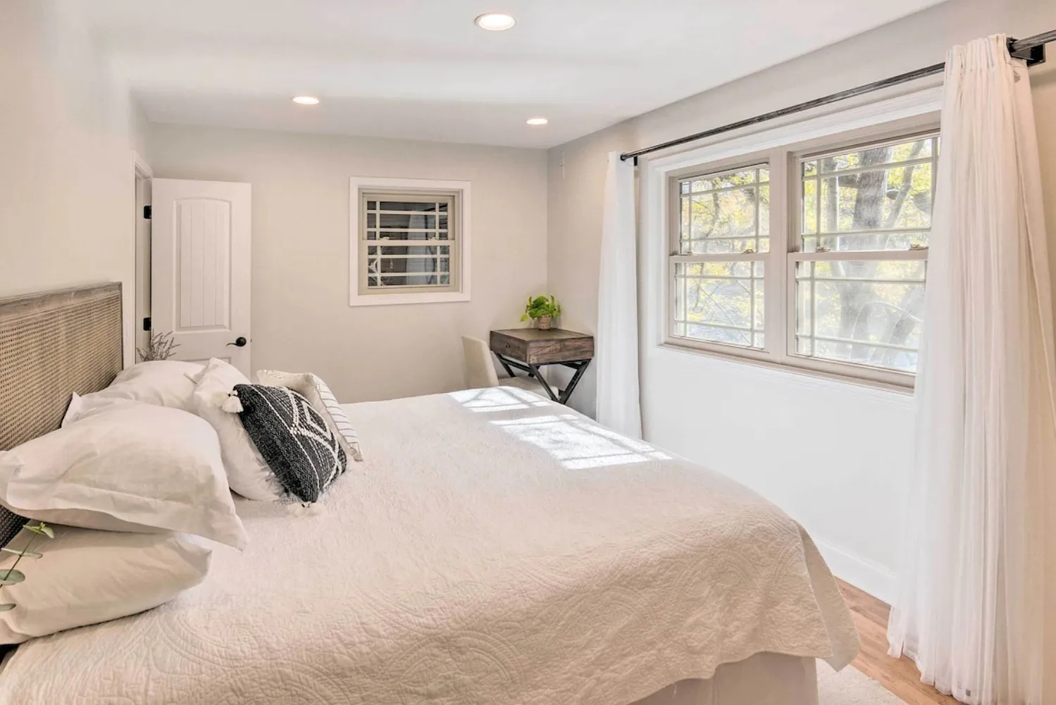 4 bed, 1500 sqft, $3,500 — Photo 3